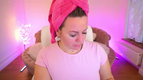 Snapshot of kiracandys chatting on 15, 2, 2026 Kira online show from 15, 2, 2026