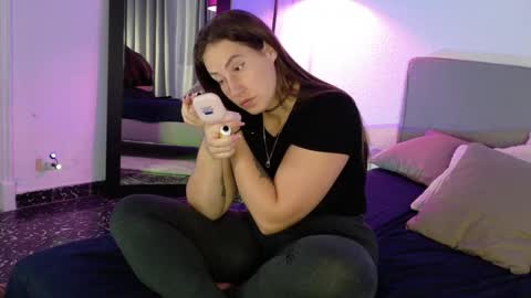 Snapshot of kiralimme_ chatting on 24, 10, 2025 Kira online show from 24, 10, 2025