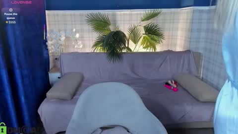 KiraSun online show from 7, 1, 2026