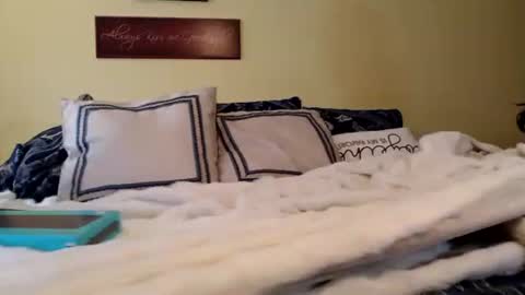 Snapshot of kirbynklyde chatting on 11, 3, 2025 kirbynklyde online show from 11, 3, 2025