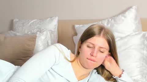 Kira online show from 4, 3, 2026