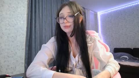 Nicole online show from 11, 9, 2025