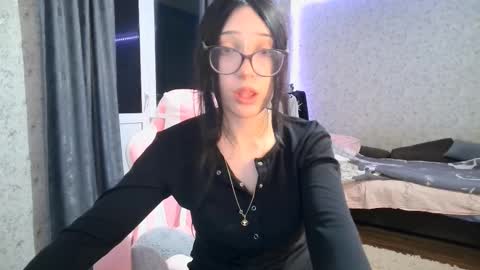 Nicole online show from 4, 10, 2025