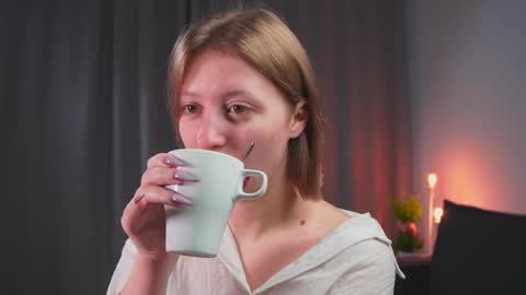 Snapshot of kiss_me_mila chatting on 6, 11, 2025 kiss_me_mila online show from 6, 11, 2025