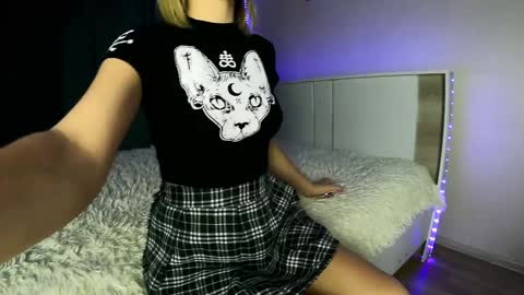 KissAllisse online show from 24, 1, 2025