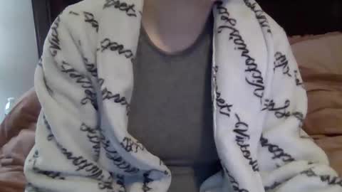 kissandtell1357 online show from 18, 11, 2025