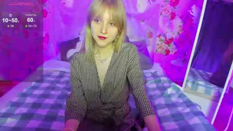 Snapshot of kisschristie__ chatting on 12, 11, 2025 christie online show from 12, 11, 2025