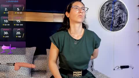 Kissing Company online show from 14, 1, 2025