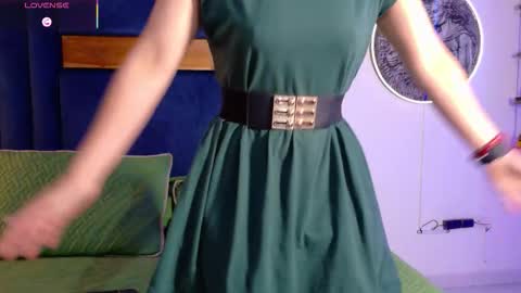 Kissing Company online show from 17, 10, 2025