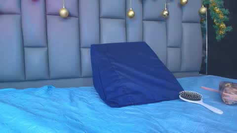 BELLA FLAME online show from 19, 12, 2025