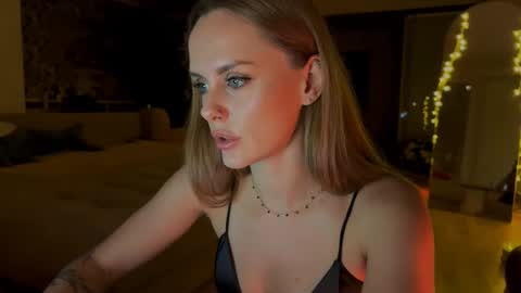 Emma online show from 8, 10, 2025