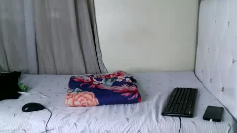 kisssmiles online show from 6, 10, 2025