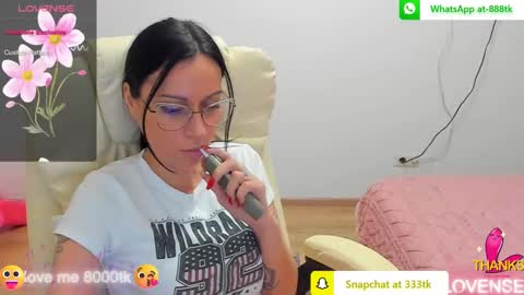 kisssnicol online show from 4, 3, 2025