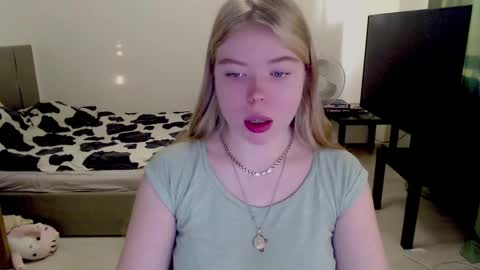 Jennyblonde and Emmabrunette online show from 4, 12, 2024