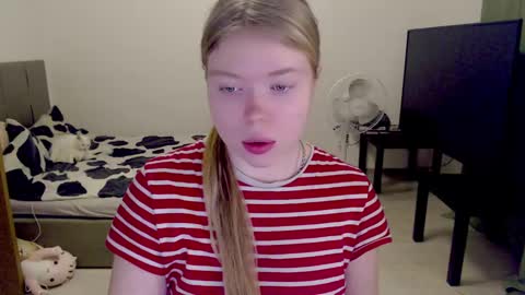 Jennyblonde and Emmabrunette online show from 11, 1, 2025