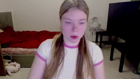 Jennyblonde and Emmabrunette online show from 15, 1, 2025