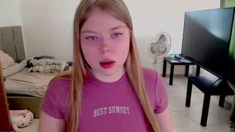 Jennyblonde and Emmabrunette online show from 28, 9, 2025