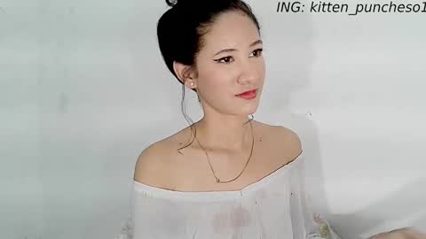 kitten_punches01 online show from 14, 9, 2025