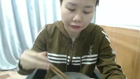 kitti_baby2x online show from 2, 12, 2025