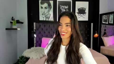 Snapshot of kitty_collins_ chatting on 15, 9, 2025 Kitty online show from 15, 9, 2025