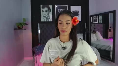 Snapshot of kitty_collins_ chatting on 23, 10, 2025 Kitty online show from 23, 10, 2025