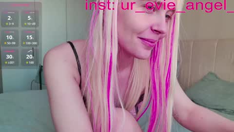 Evelyn online show from 30, 3, 2026