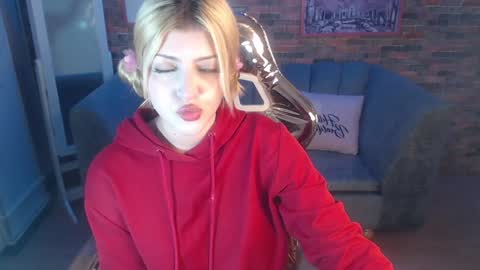 kitty_fox_b online show from 19, 12, 2024