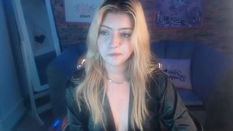 kitty_fox_b online show from 8, 1, 2025
