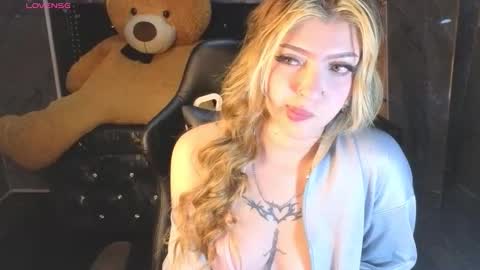 kitty_fox_b online show from 17, 12, 2025