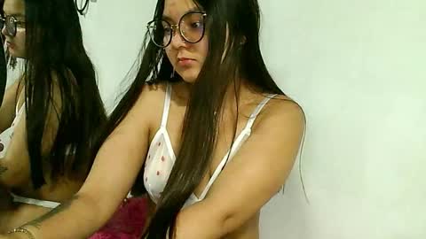 Snapshot of kitty_g3 chatting on 2, 12, 2025 kitty_g3 online show from 2, 12, 2025