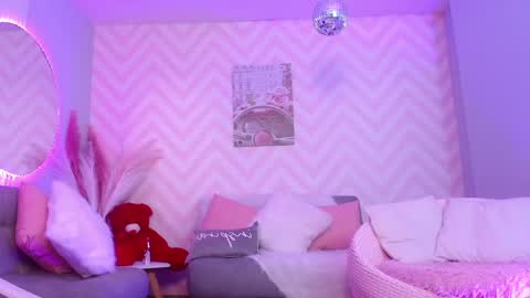 KITTY online show from 12, 9, 2025