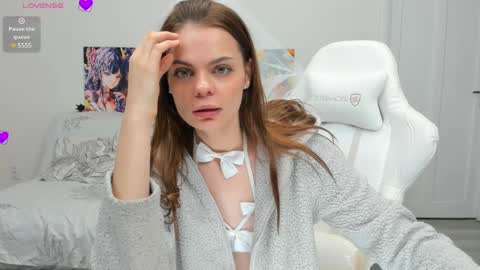 Emilly online show from 7, 12, 2024
