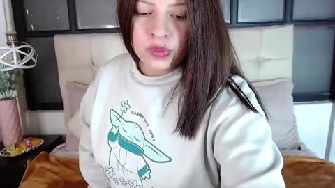 Snapshot of kitty_vibes_ chatting on 2, 11, 2025 K I T T Y online show from 2, 11, 2025