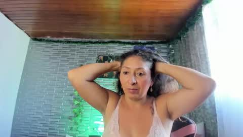 Snapshot of kitty_violet_ chatting on 24, 10, 2025 violet online show from 24, 10, 2025