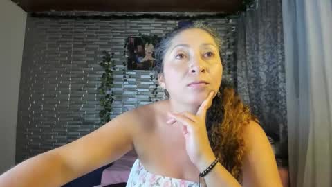 Snapshot of kitty_violet_ chatting on 30, 10, 2025 violet online show from 30, 10, 2025