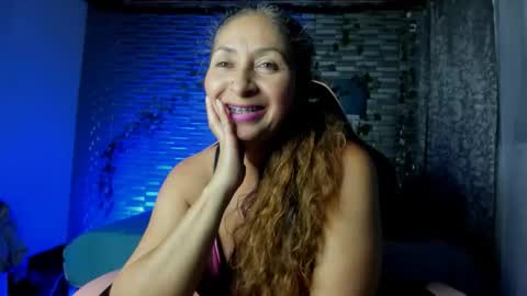 Snapshot of kitty_violet_ chatting on 1, 12, 2025 violet online show from 1, 12, 2025