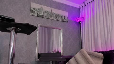 Snapshot of kitty_wichis chatting on 13, 12, 2024 Kendall Saray online show from 13, 12, 2024