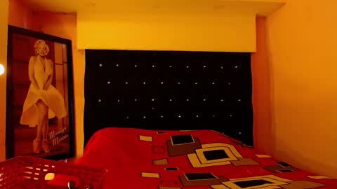 paola online show from 23, 11, 2025