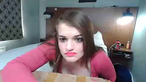 Snapshot of kittykat_1999 chatting on 5, 12, 2024 kittykat 1999 online show from 5, 12, 2024