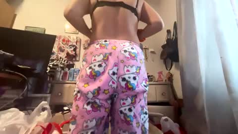 Snapshot of kittyluvx chatting on 15, 2, 2025 kittyluvx online show from 15, 2, 2025