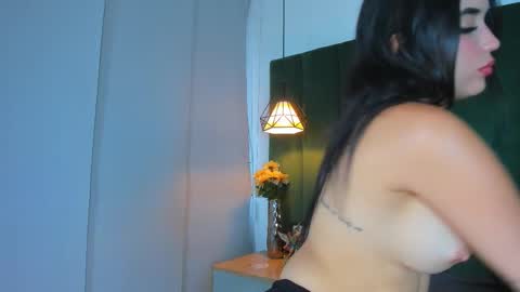 Snapshot of kittyy_milk chatting on 3, 10, 2025 K I T T Y Y online show from 3, 10, 2025