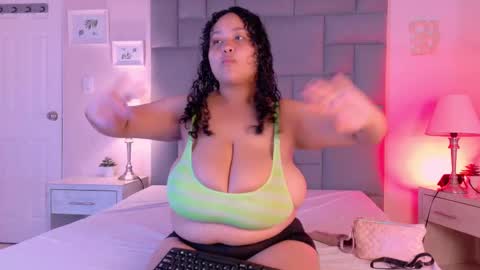 Snapshot of kity_hill chatting on 18, 9, 2025 Kitty Hill online show from 18, 9, 2025