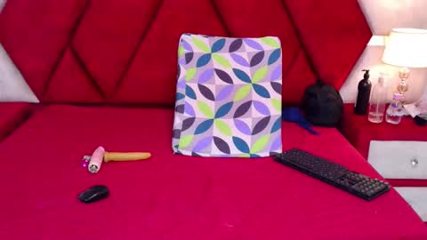 Snapshot of kity_spiderr chatting on 14, 10, 2025 Luisa y Jairo online show from 14, 10, 2025