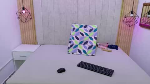 Snapshot of kity_spiderr chatting on 7, 11, 2025 Luisa y Jairo online show from 7, 11, 2025