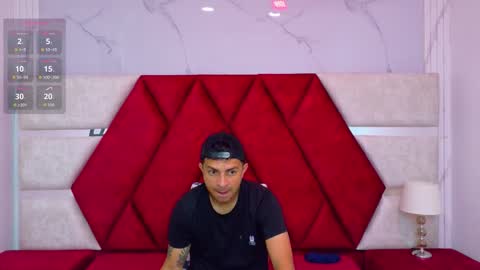 Snapshot of kity_spiderr chatting on 18, 11, 2025 Luisa y Jairo online show from 18, 11, 2025