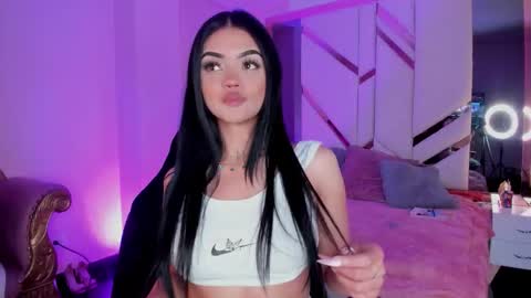 Snapshot of kiwi_lov23 chatting on 28, 10, 2025 Kiwi online show from 28, 10, 2025