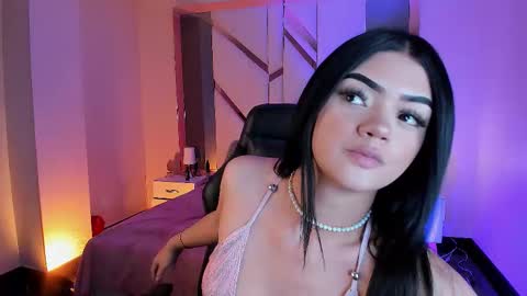 Snapshot of kiwi_lov23 chatting on 19, 11, 2025 Kiwi online show from 19, 11, 2025