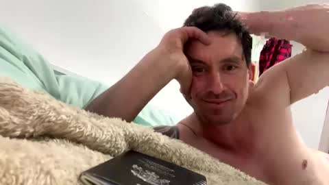 Snapshot of kiwibuzzer chatting on 21, 10, 2025 Champ online show from 21, 10, 2025