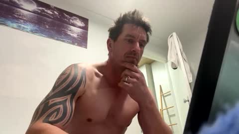 Snapshot of kiwibuzzer chatting on 28, 10, 2025 Champ online show from 28, 10, 2025