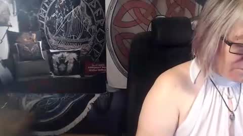 Snapshot of kleiner_teufel chatting on 26, 10, 2025 Michelle online show from 26, 10, 2025